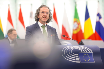 FREIE WÄHLER Europaabgeordneter Joachim Streit: „Wenn man Tausende von Euro für ein Visum investieren muss, bedeutet dies, dass man ohne das Geld nicht für dieses Visum in Frage käme!“ 